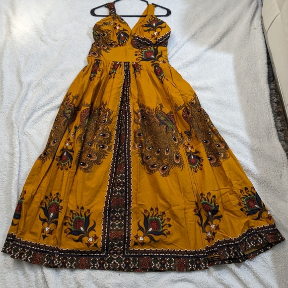 Robe décolletée - Picture 2 of 9